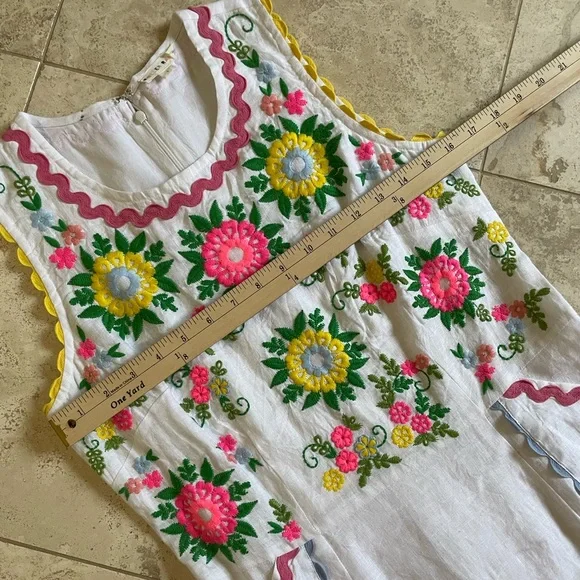 Roller Rabbir Floral Embroidered Woman’s Dress - Picture 3 of 6